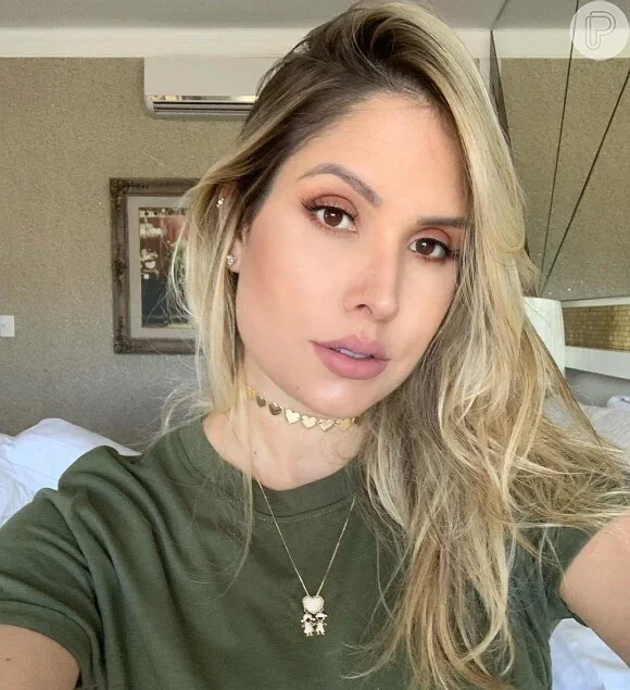 Camila R